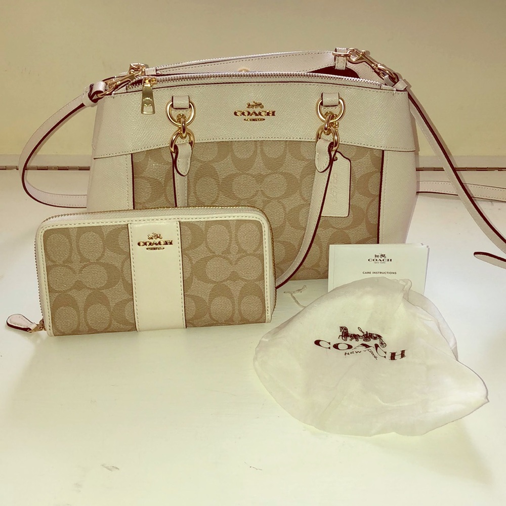 NWT Coach Sgntr Mini Brooke Carryall LAST CHANCE